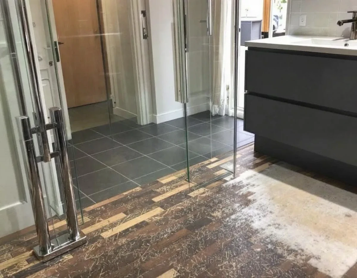 Redonnez Brillance à Votre Carrelage Terne avec la Lessive Saint Marc : Astuces d'Expert Immobilier